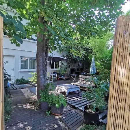 Avec Jardin Au Calme Apartment *